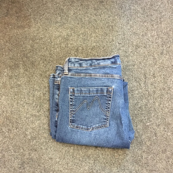 New York & Co 
Curvy Bootcut Jeans 
size 14 petite - Picture 1 of 9